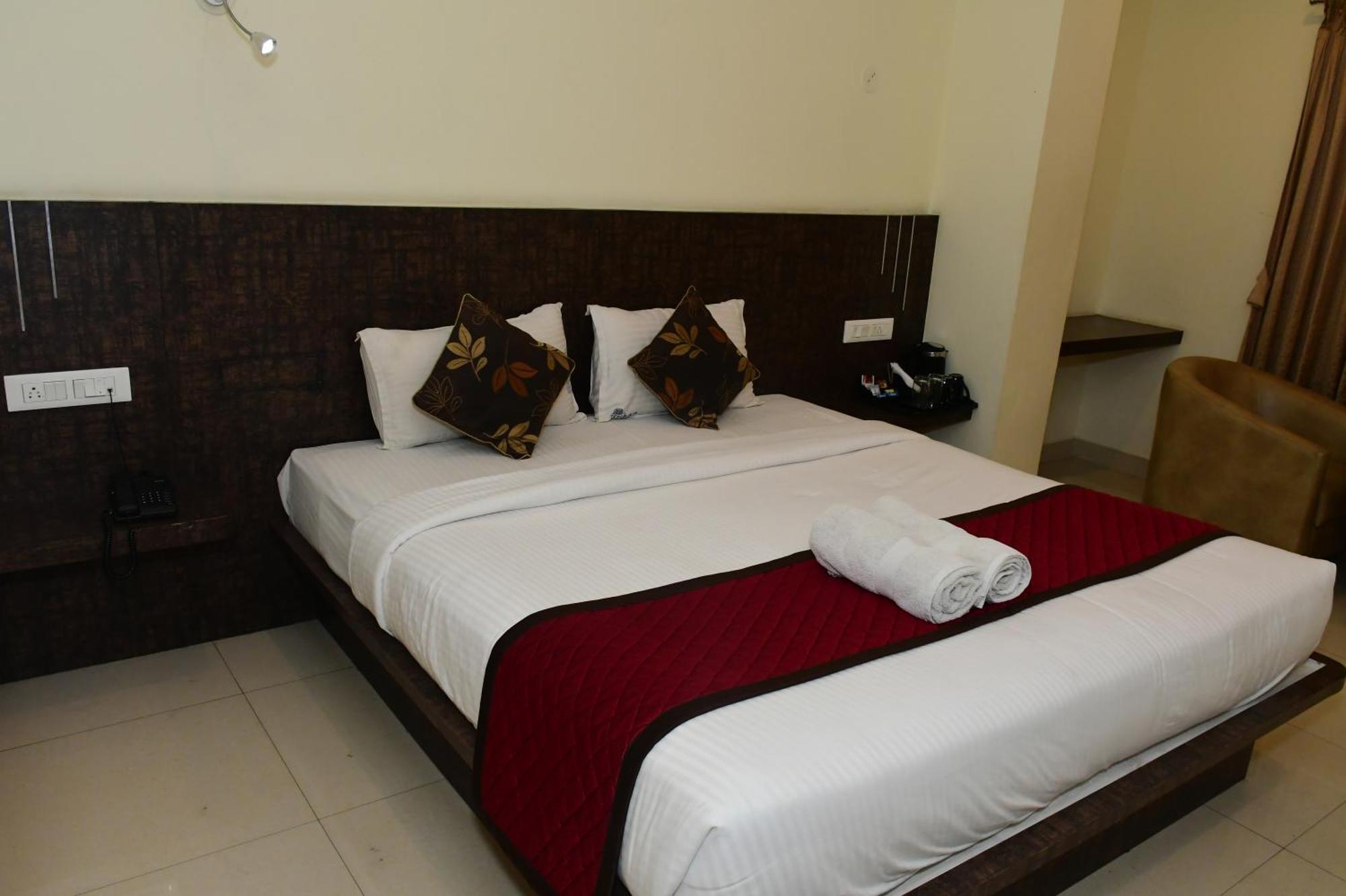 Sai Vihaar Inn & Suites Mysuru Zewnętrze zdjęcie